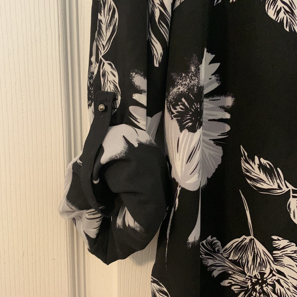 Womens blouse - Picture 2 of 3